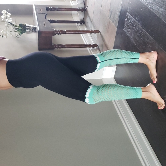Infinite Workout Leggings - Picture 2 of 9